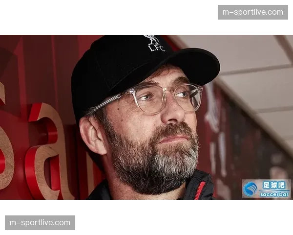 专访布雷斯特老帅埃里克·罗伊:“我们的小球队大心脏打法,源于对4-4-2的坚守” 专访布雷斯特老帅埃里克·罗伊:“我们的小球队大心脏打法,源于对4-4-2的坚守”