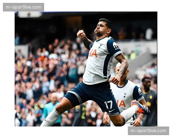 罗梅罗在热刺对阵桑德兰比赛中伤退泪洒赛场