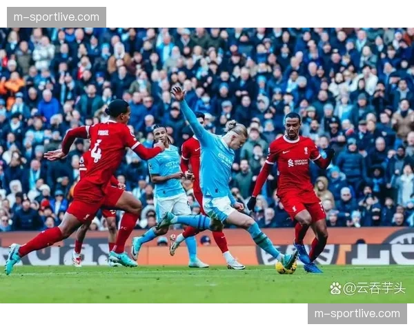 曼城反超阿森纳登顶，英超冠军竞争进入白热化阶段